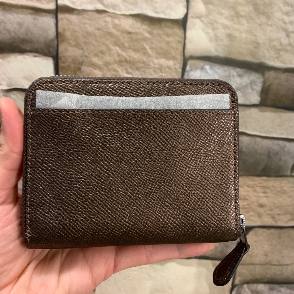 Authentic COACH Metallic leather zip around wallet - Picture 7 of 10